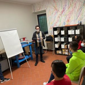 I mirabolanti laboratori del FAB LAB: robotica e tornitura del legno!