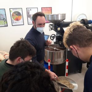 Gita al B. House Coffee experience con gli studenti del lab di cucito