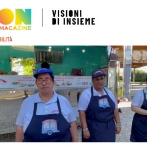 tre ragazze di comìcomè al lavoro sul food truck