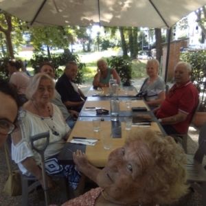 Pranzo al mare per i nonni!